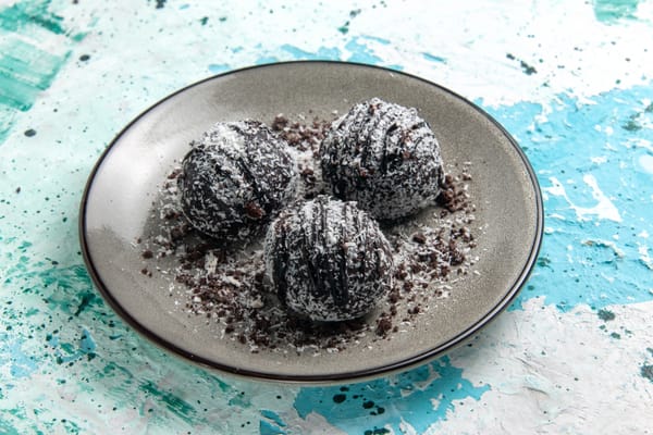 Receta saludable: bombones de berries y coco