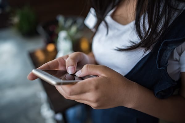 ¿Quieres pasar menos tiempo usando tu celular? Te contamos cómo lograrlo